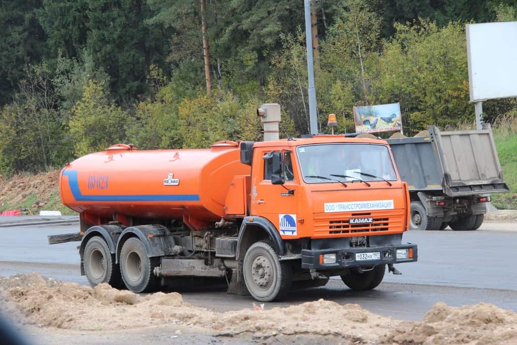 На базе «КАМАЗ 4325» - (8 м3)