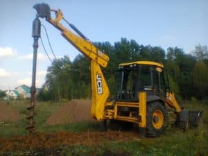 Ямобур на базе экскаватора-погрузчика (JCB 3CX)