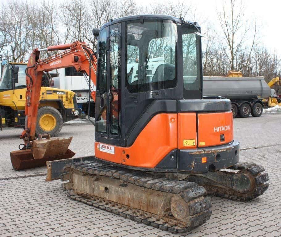Мини-экскаватор «Hitachi ZX50»