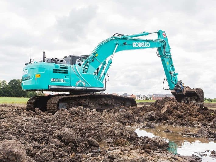 Гусеничный экскаватор «Kobelco SK210LC-8»