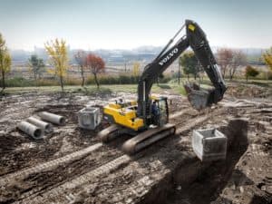 Гусеничный экскаватор «Volvo EC220D»