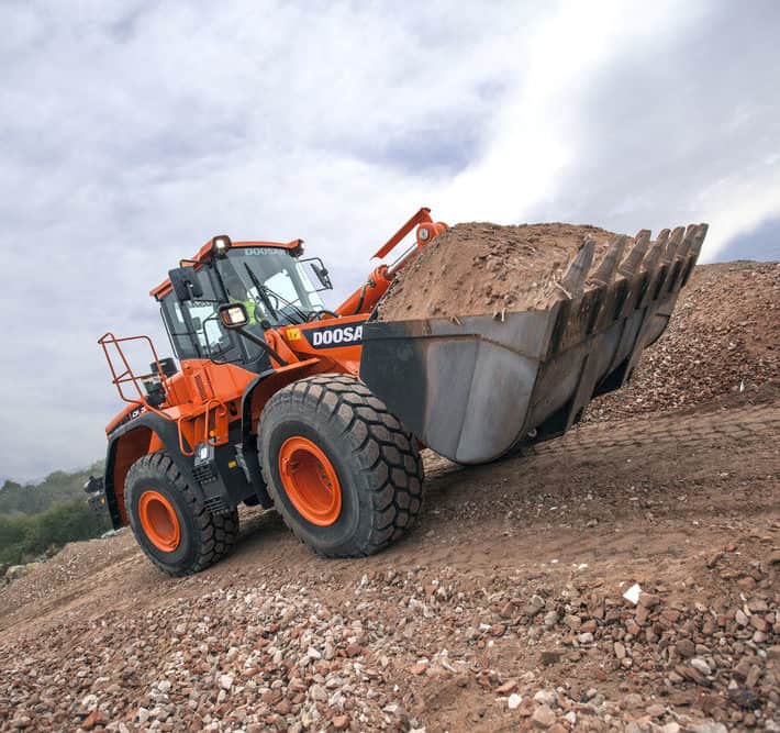 Фронтальный погрузчик «Doosan DL300A»
