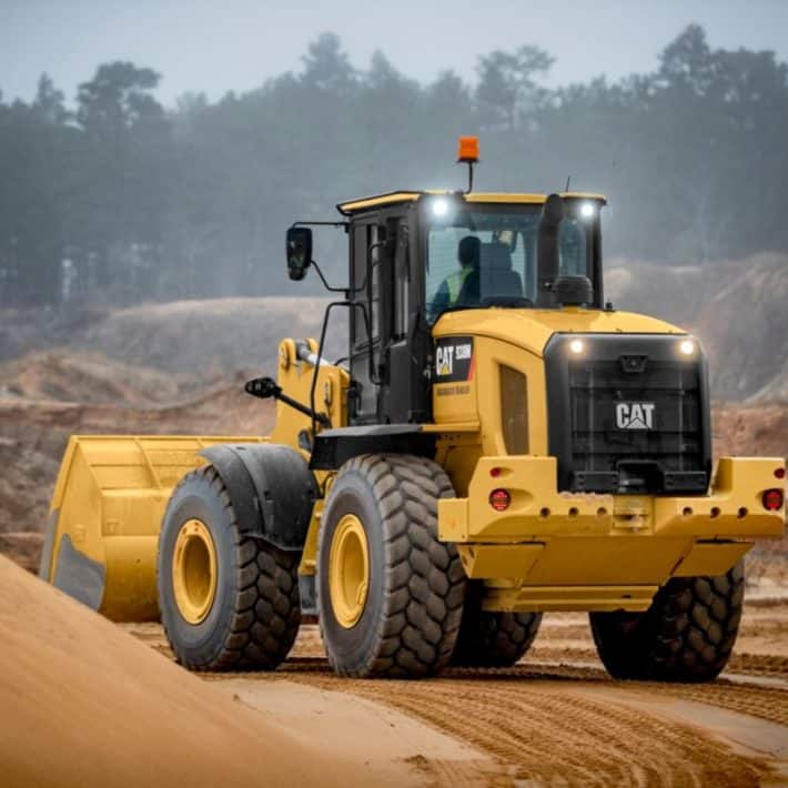 Фронтальный погрузчик «Cat 930»