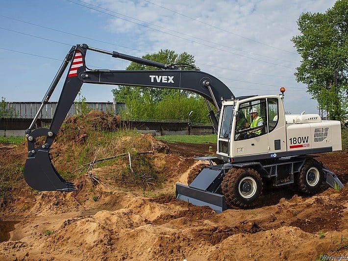 Колесный экскаватор «Tvex 180W»