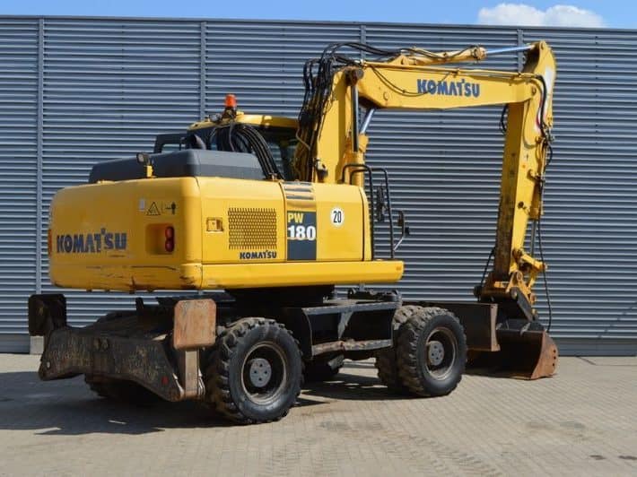 Колесный экскаватор «Komatsu PW180-7»