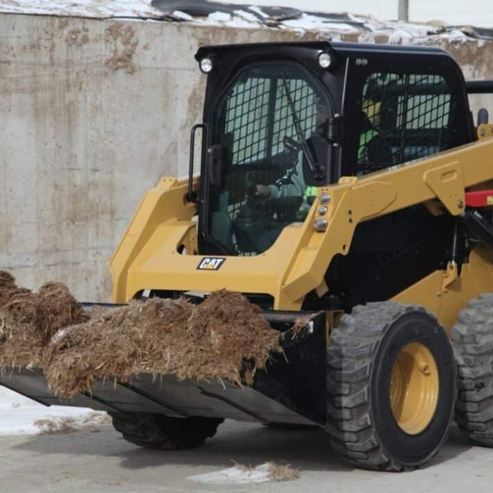 Мини-погрузчик «Cat 242D3»