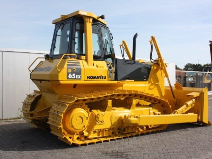 Бульдозер Komatsu D65EX-16