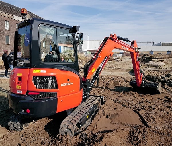Мини-экскаватор «Kubota KX 037-4»