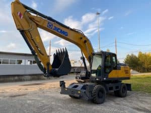 Колесный экскаватор «XCMG XE210WB»