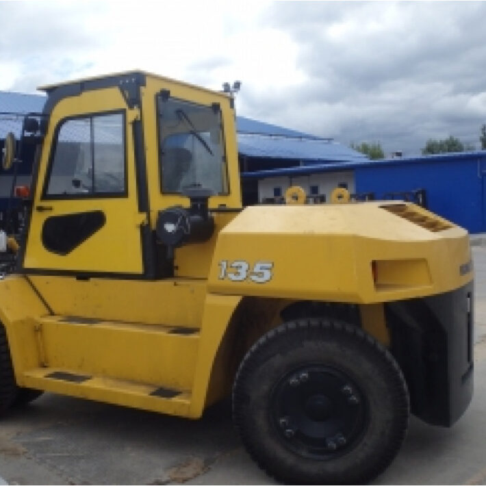 Вилочный погрузчик Komatsu FD 135