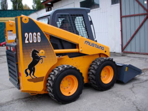 Мини-погрузчик «Mustang 2066»