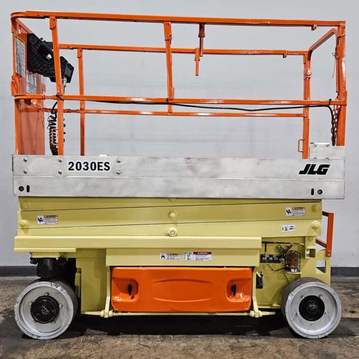 Ножничный подъемник JLG 2030ES